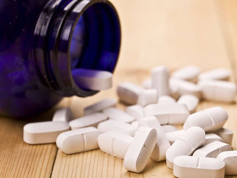 Con l'osteocondrosi vengono prescritti farmaci che alleviano il dolore e l'infiammazione